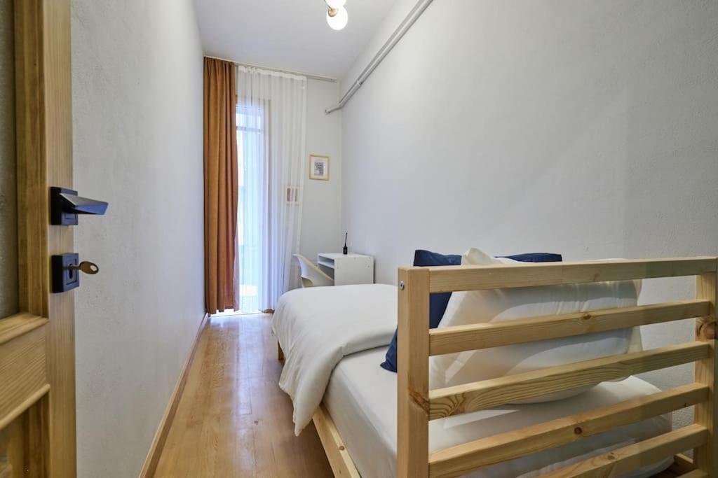 Daire Spacious 2br 3ac 2 Min To Metro - Baysungur D3 İstanbul