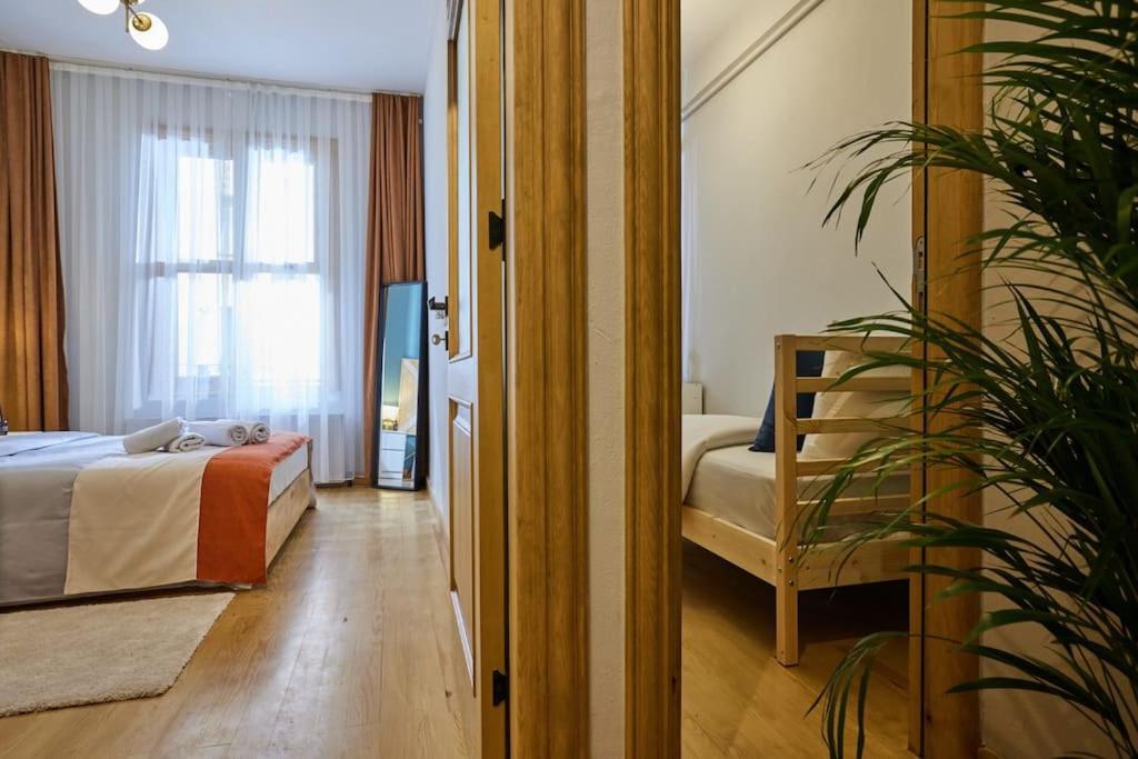 Daire Spacious 2br 3ac 2 Min To Metro - Baysungur D3